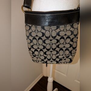 EUC Vintage Coach Signature Logo Canvas Crossbody